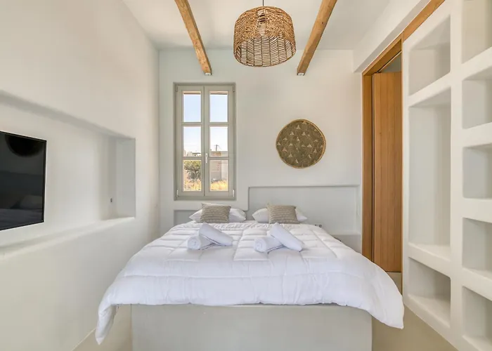 Lil Paros Luxury Suites