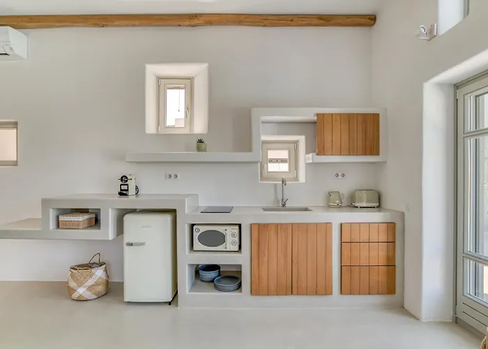 Lil Paros Luxury Suites
