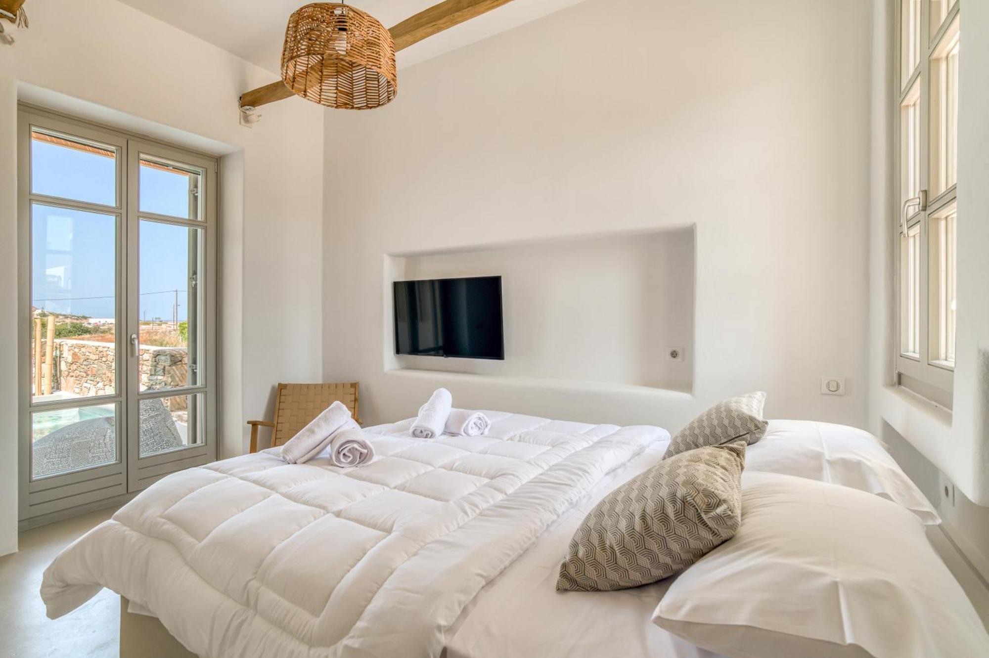 Villa Lil Paros Luxury *