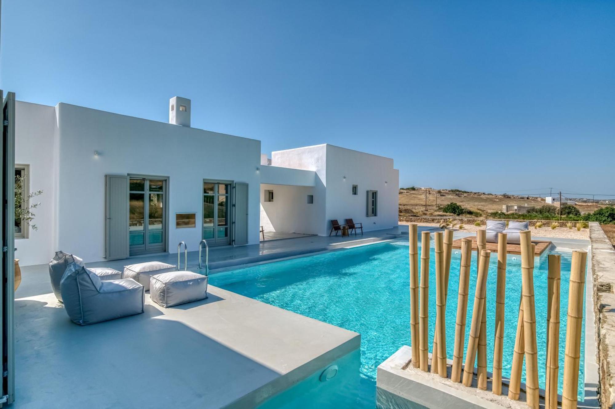 Lil Paros Luxury *