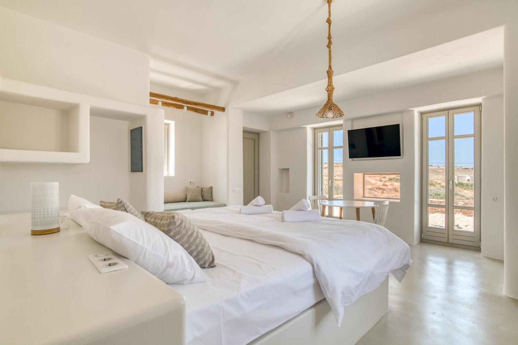 Lil Paros Luxury Villa
